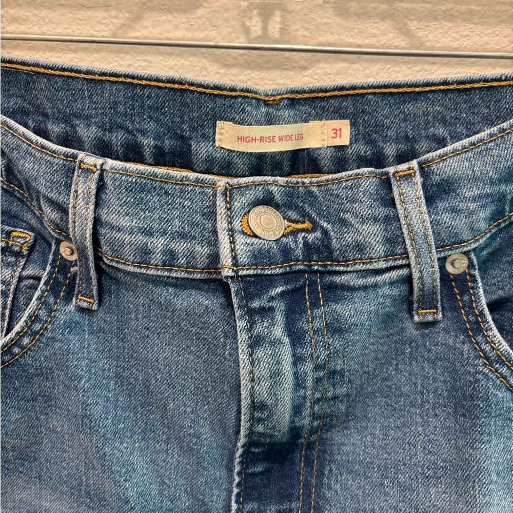 Levi's Blue Denim Jeans with White Stitching High-Rise Wide Leg Size 31 - Picture 2 of 10
